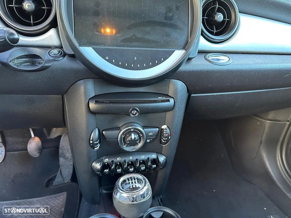 MINI 3 Portas One D - 4