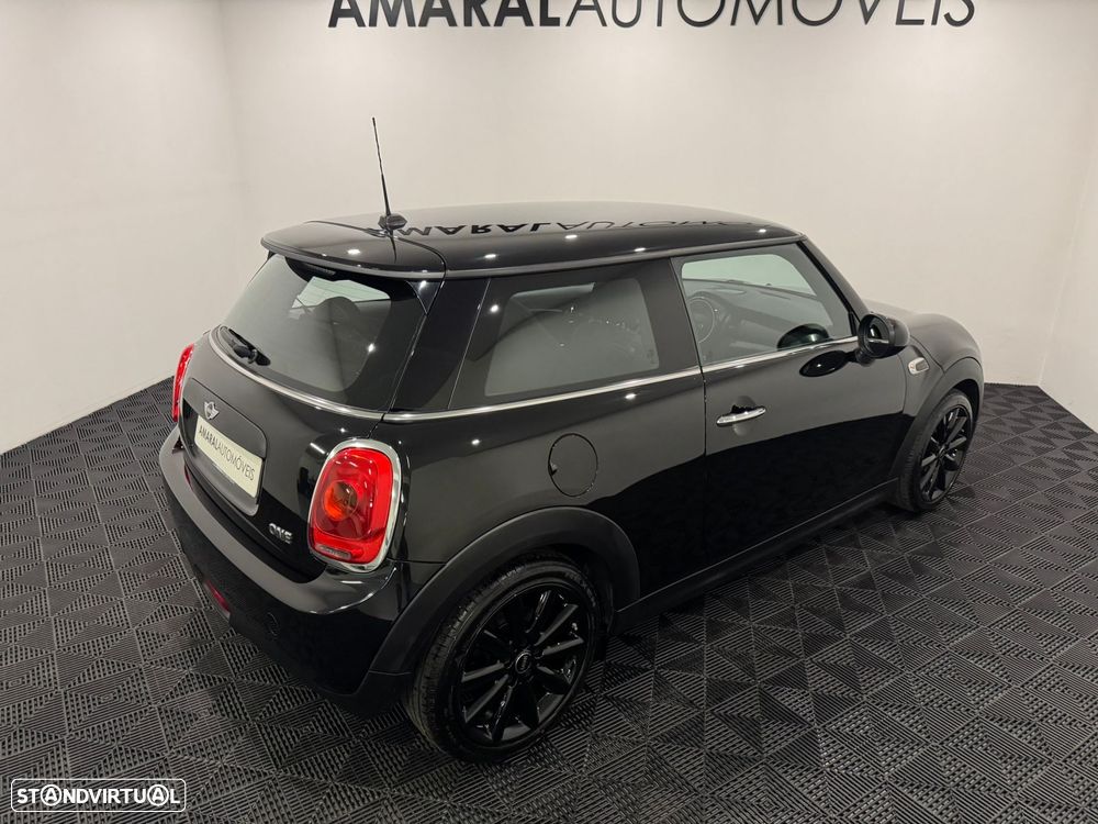 MINI 3 Portas One - 20