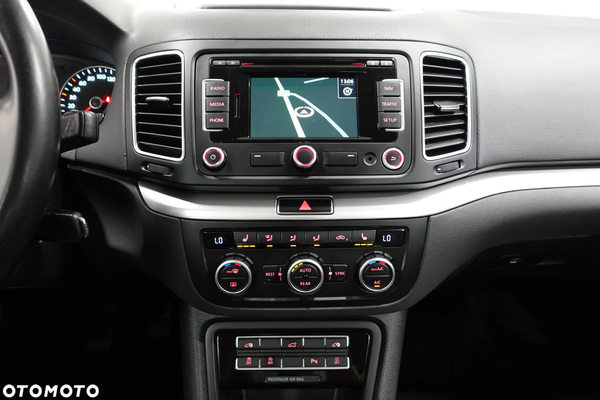 Volkswagen Sharan 2.0 TDI BlueMotion Technology Comfortline - 36