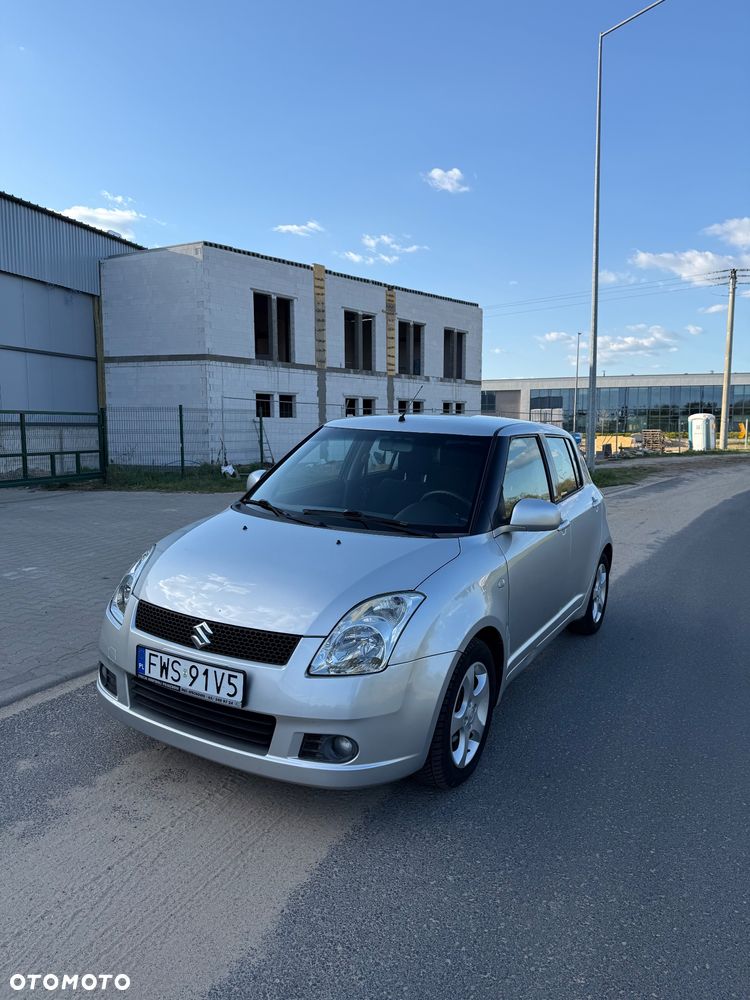 Suzuki Swift - 1