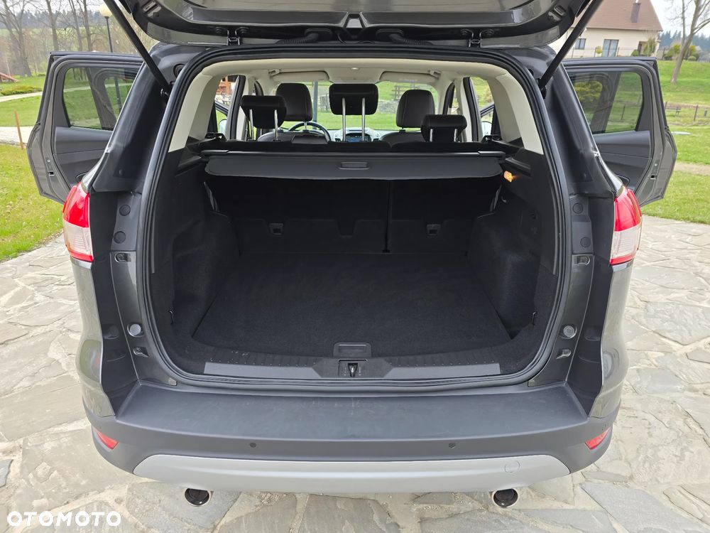 Ford Kuga 2.0 TDCi 2x4 Titanium - 37