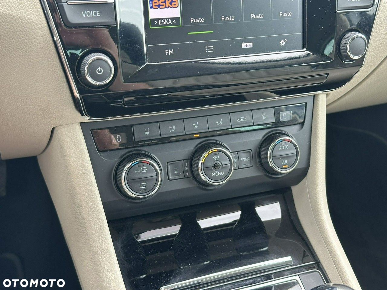 Skoda Superb Combi 2.0 TDI DSG L&K - 19
