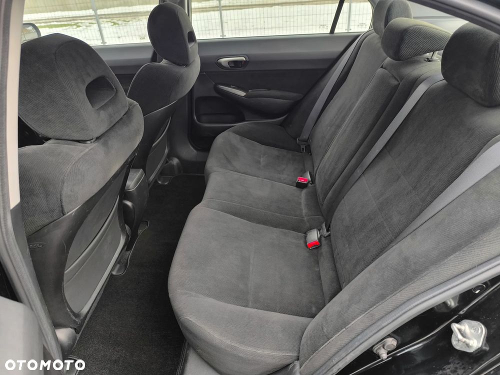 Honda Civic 1.8 Comfort - 29