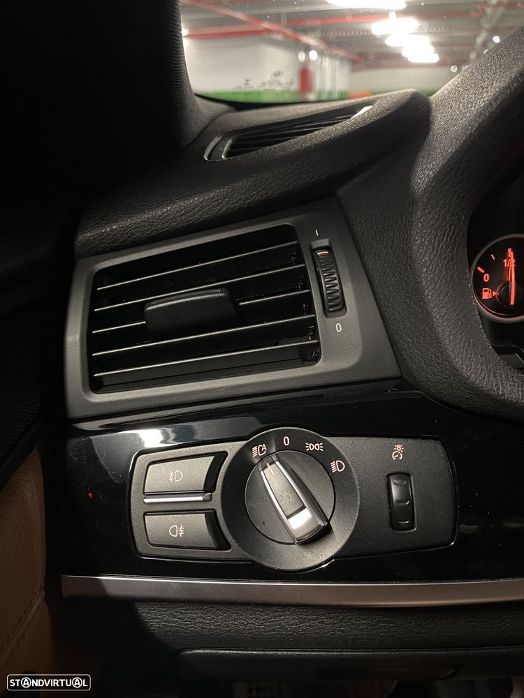 BMW X4 28 i xDrive Pack M - 29