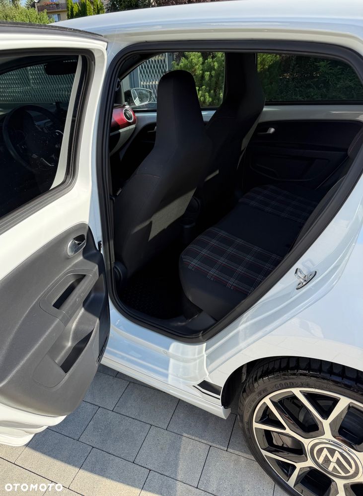 Volkswagen up! 1.0 TSI GTI - 10