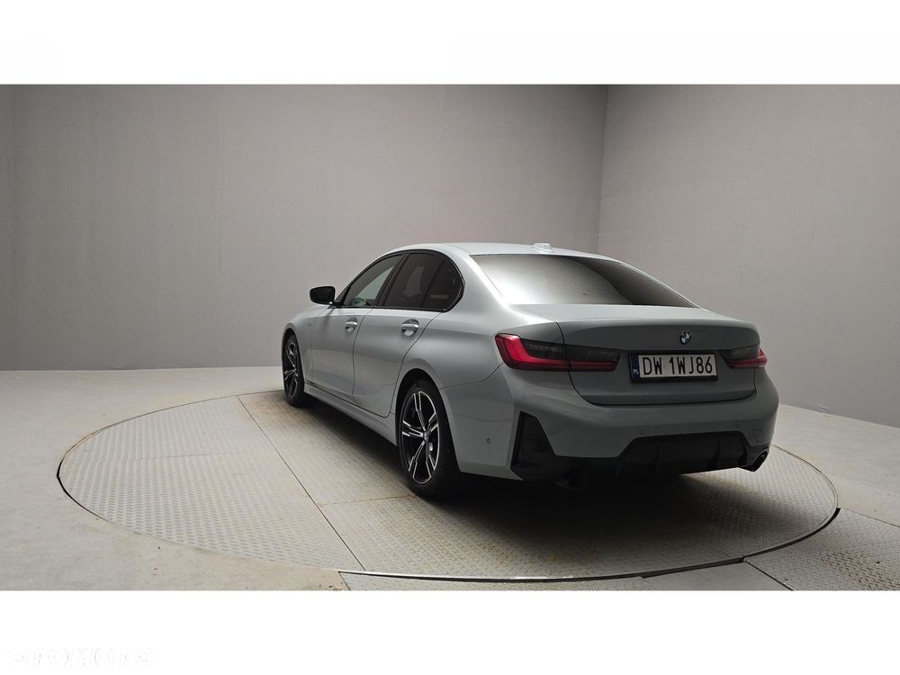 BMW Seria 3 320d xDrive mHEV M Sport - 4