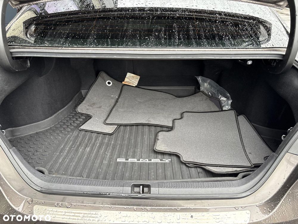 Toyota Camry 2.5 Hybrid Comfort CVT - 17