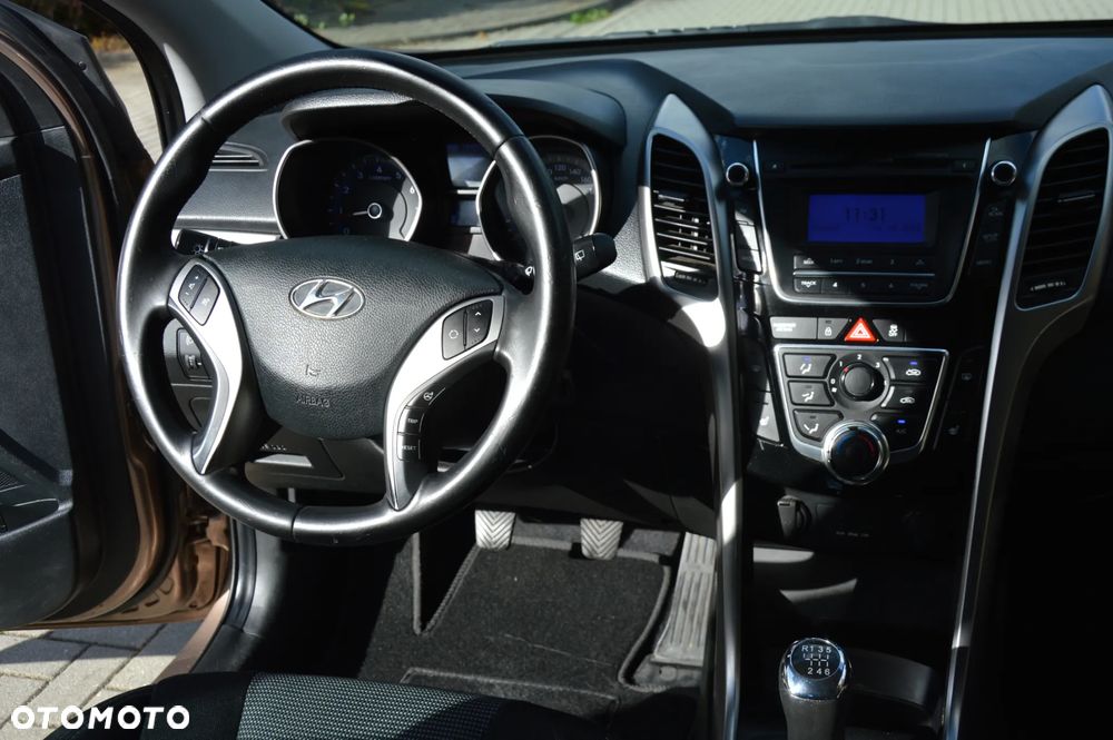 Hyundai i30 1.6 Comfort - 18