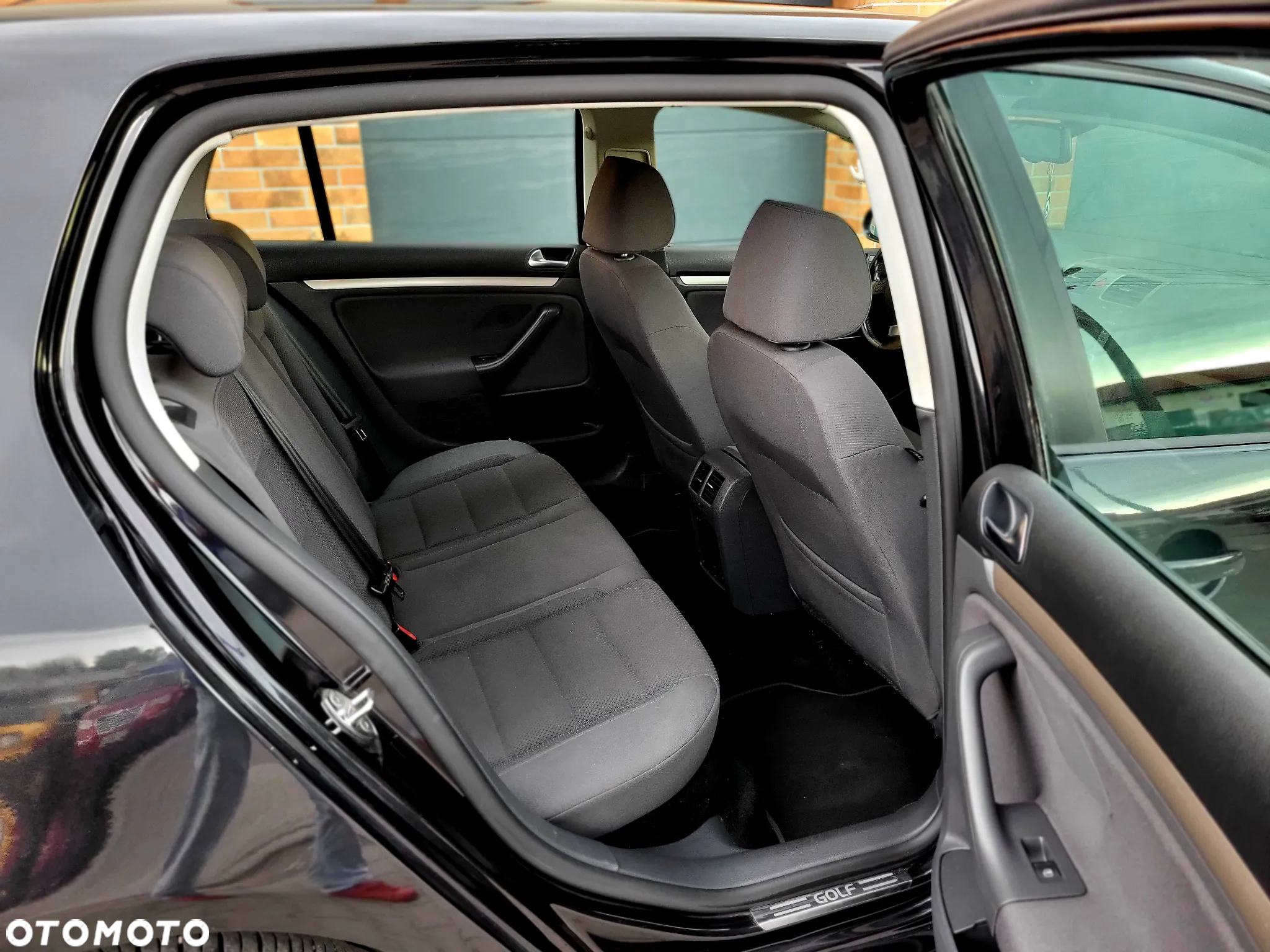 Volkswagen Golf - 16