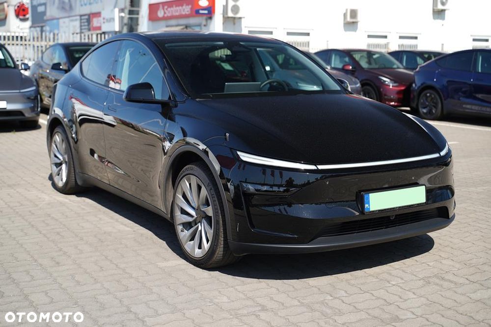 Tesla Y 83.1kWh Long Range RWD - 3