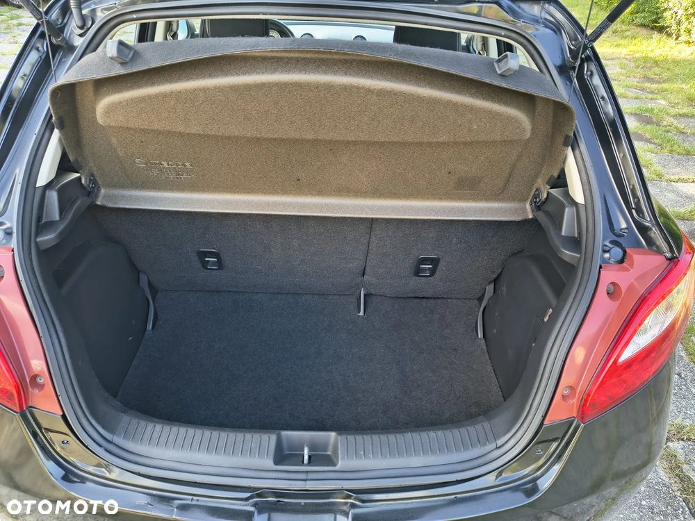 Mazda 2 - 13