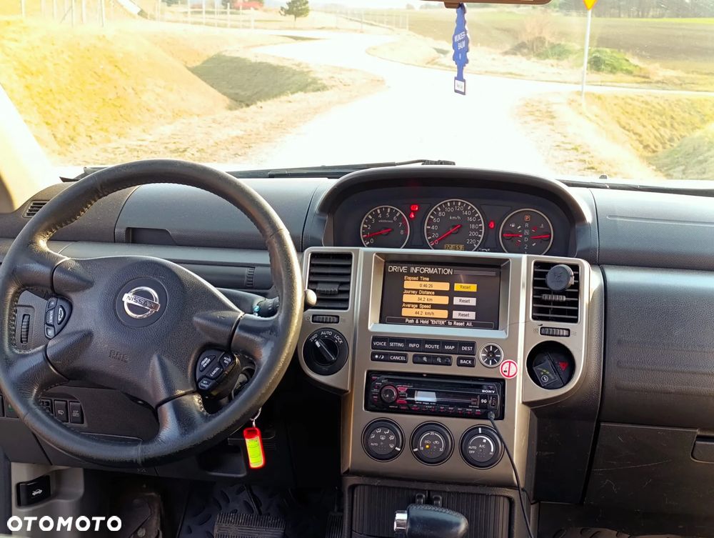 Nissan X-Trail 2.5 Sport - 21