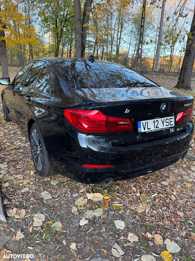 BMW Seria 5 520d Sport Line - 10