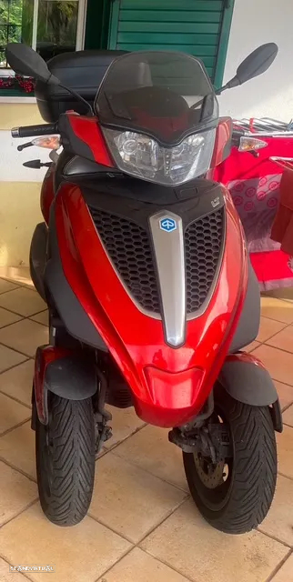 Piaggio MP3 yourban carta de carro 300cc - 3