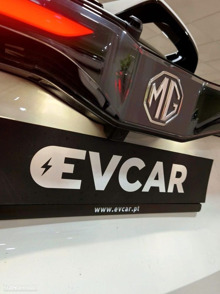 MG MG4 64 kWh Luxury - 48