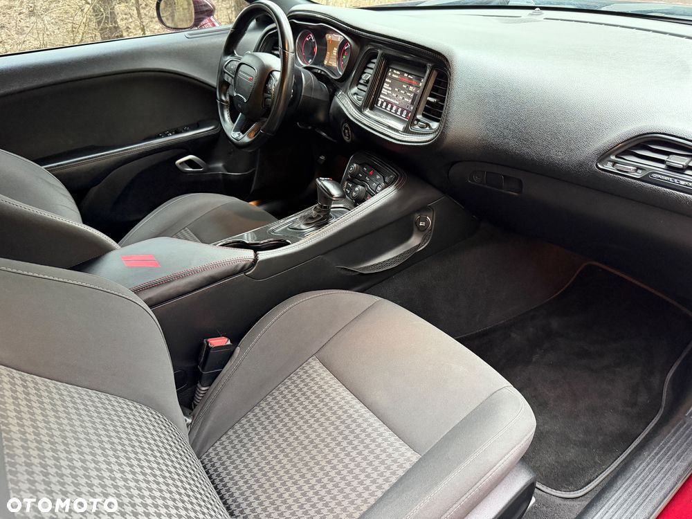 Dodge Challenger 5.7 R/T - 17