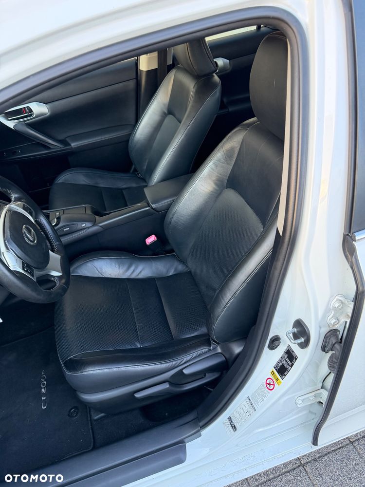 Lexus CT 200h Prestige - 13