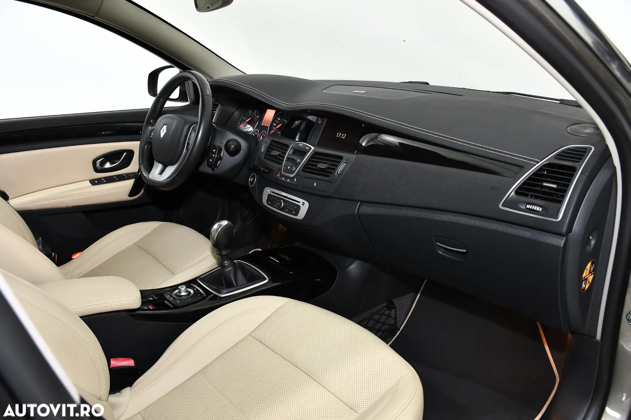 Renault Laguna 2.0 dCi FAP Initiale - 4