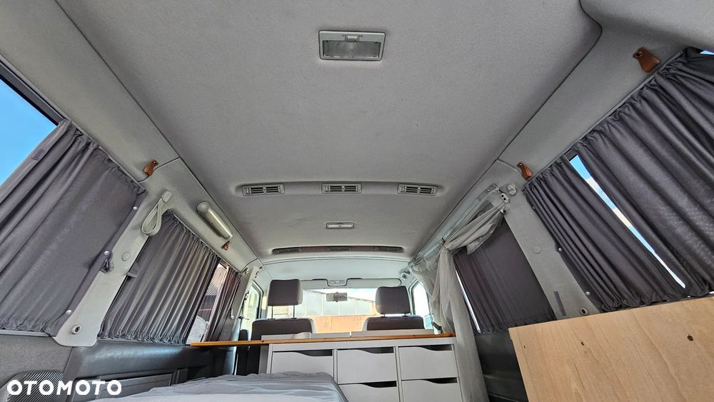 Volkswagen Multivan - 8