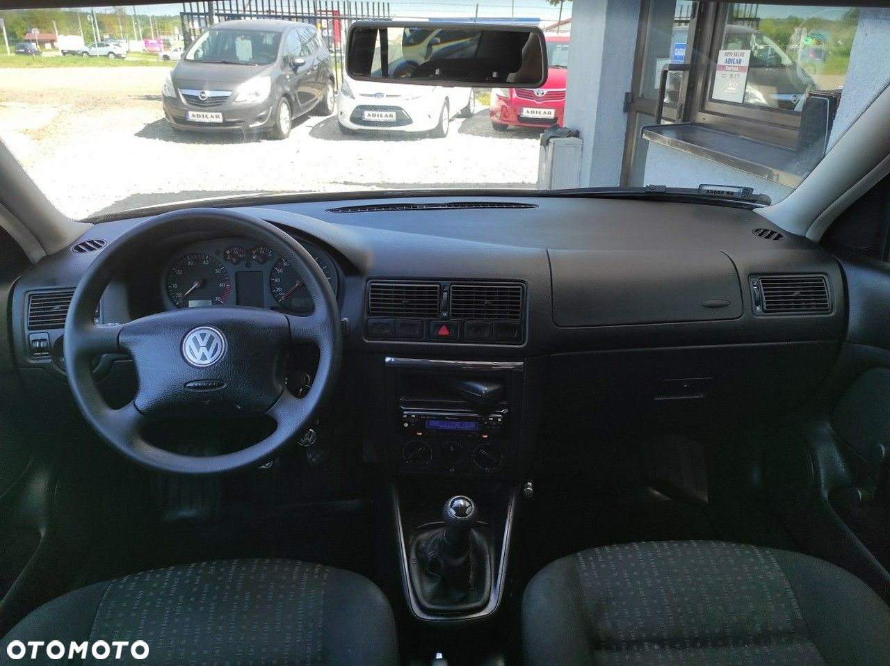Volkswagen Golf - 10