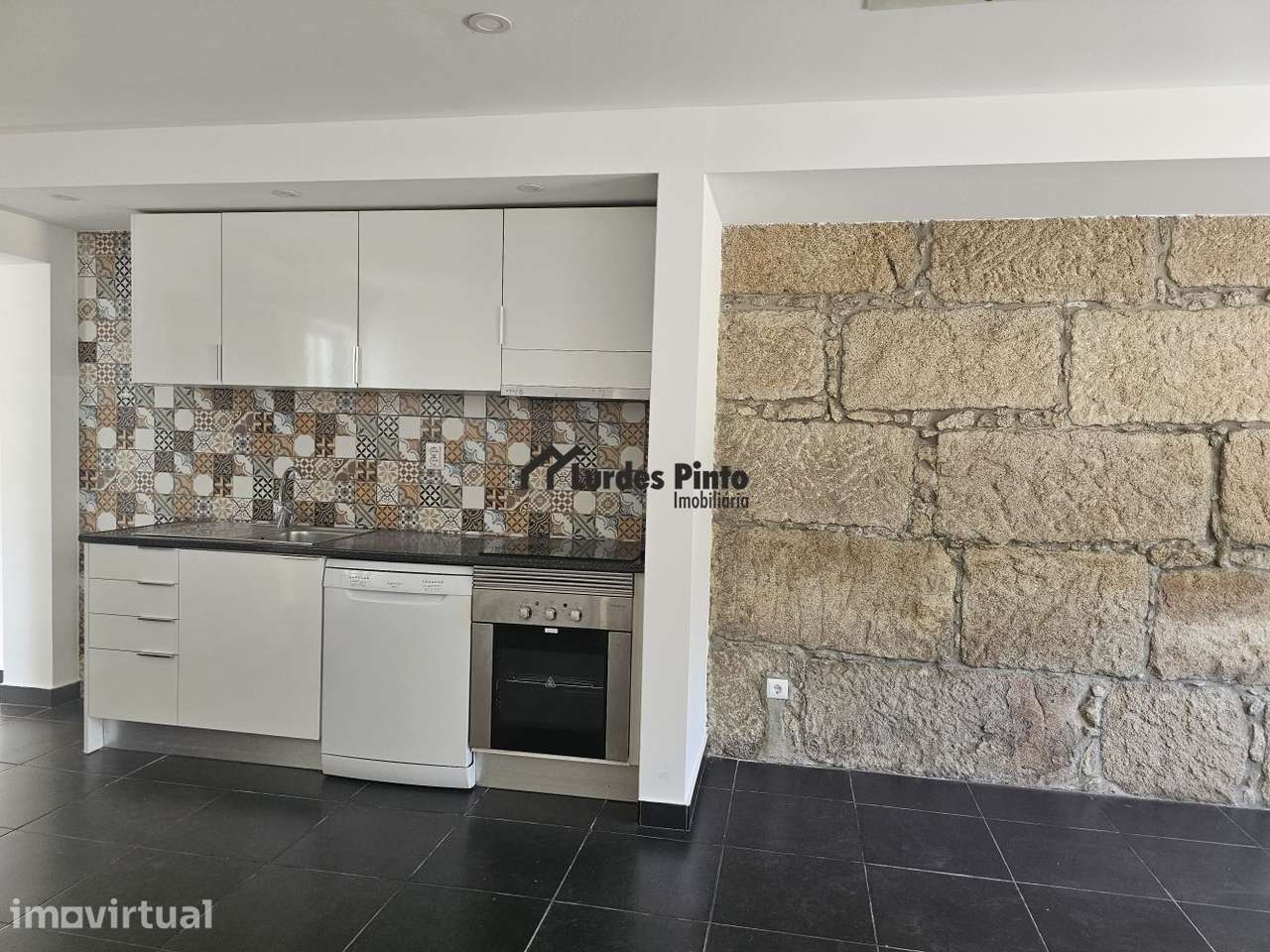 Moradia remodelada em Castelo Branco - Grande imagem: 5/24