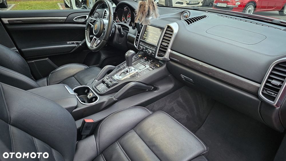 Porsche Cayenne - 12