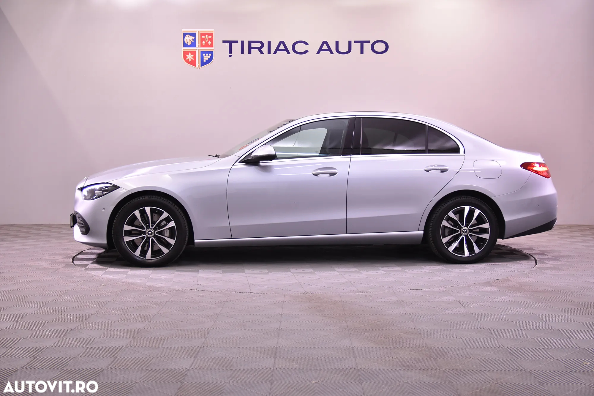 Mercedes-Benz C 300 de 4Matic 9G-TRONIC AMG Line - 2