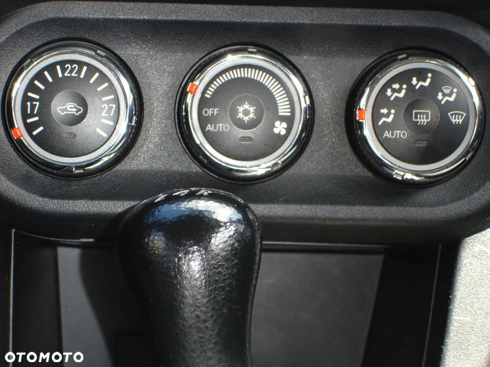 Mitsubishi Lancer 1.6 Invite - 12