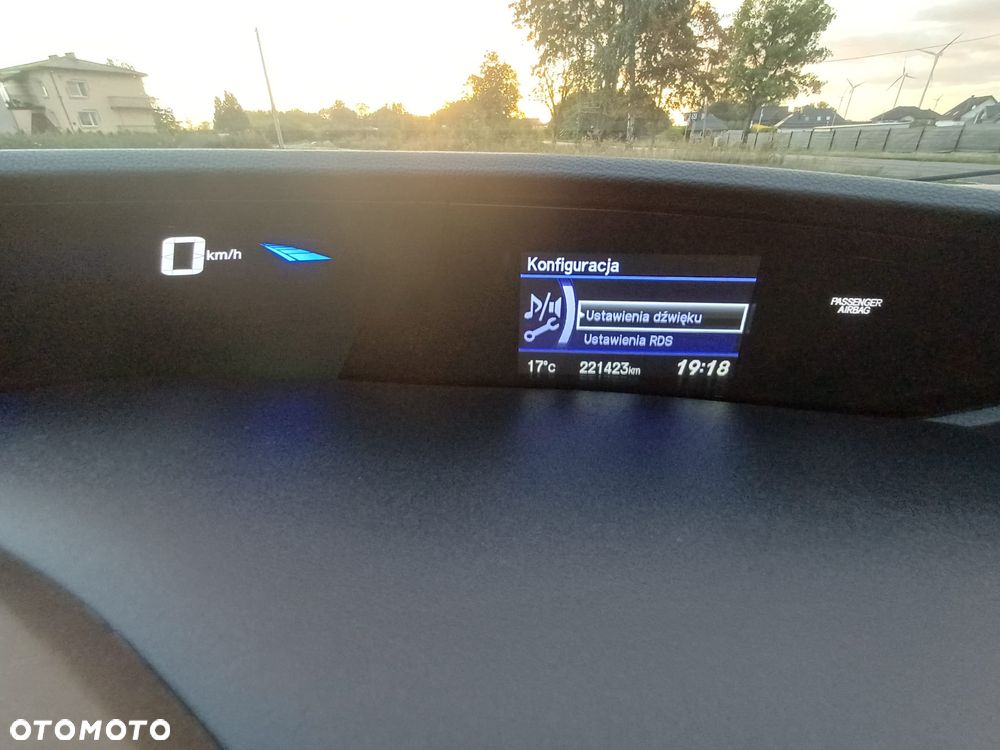 Honda Civic 1.6 i-DTEC Lifestyle Black Edition - 24
