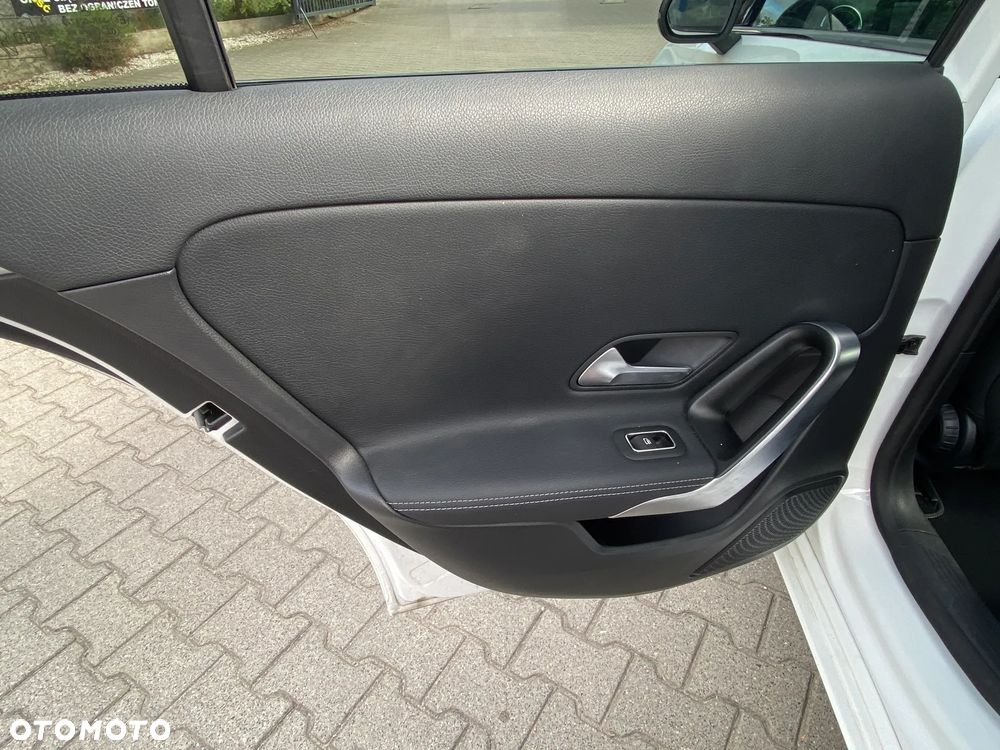 Mercedes-Benz Klasa A 250 e PHEV Progressive 8G-DCT - 23