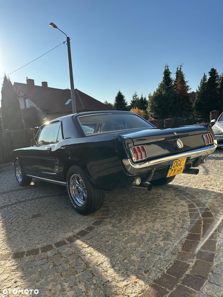 Ford Mustang - 10