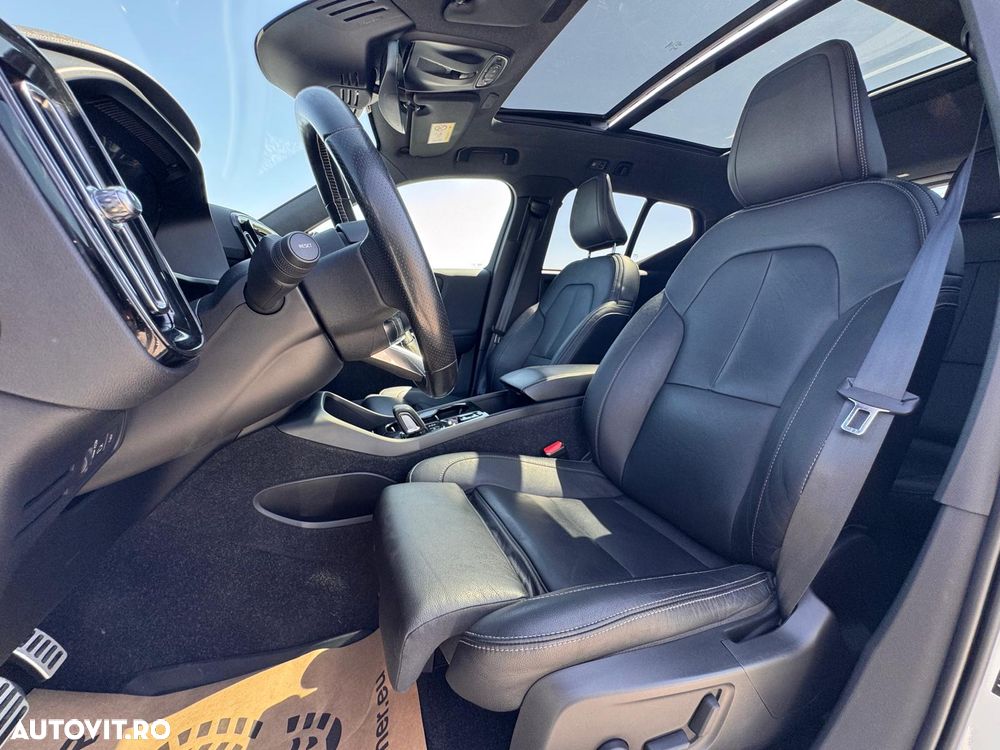 Volvo XC 40 T5 Twin Engine DKG R-Design - 24