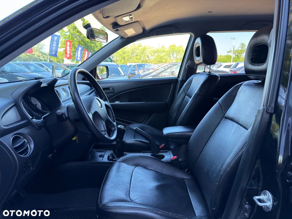 Mitsubishi Outlander 2.0 Invite - 24