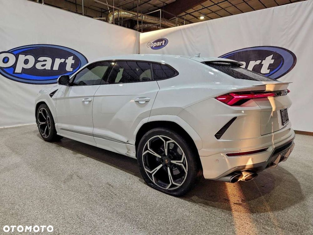 Lamborghini Urus - 3