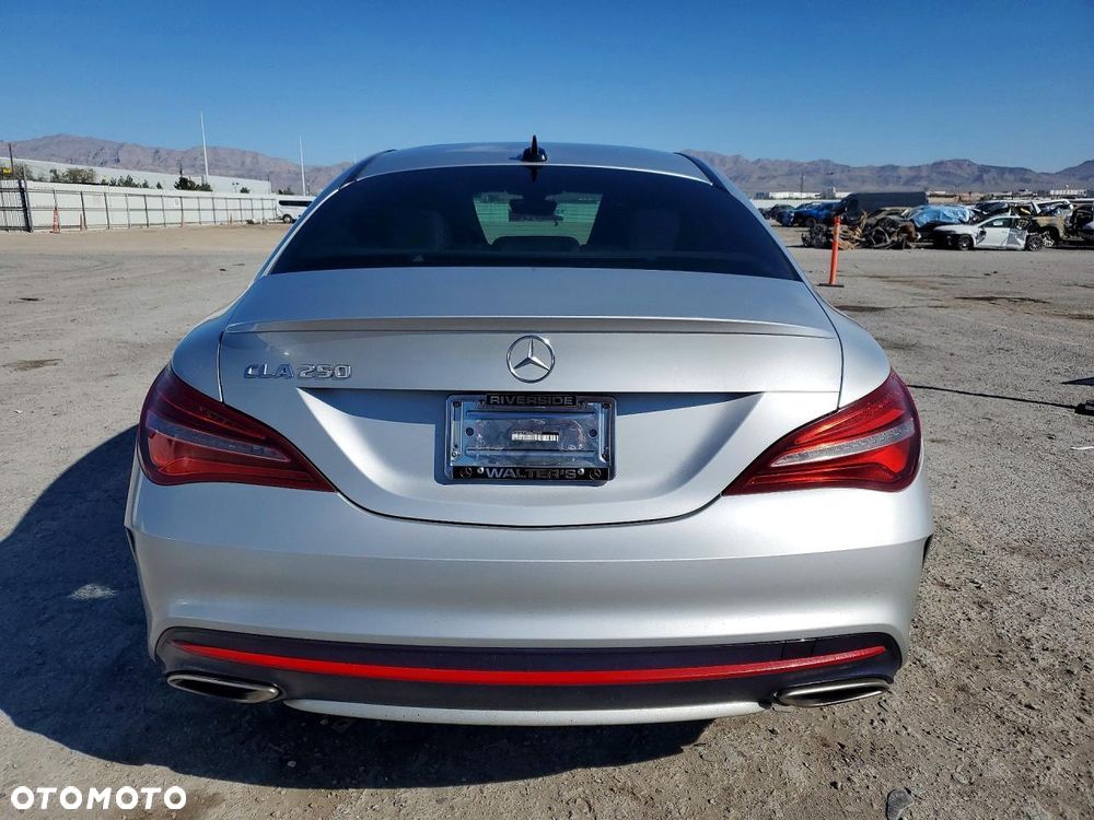 Mercedes-Benz CLA 250 4Matic 7G-DCT AMG Line - 4