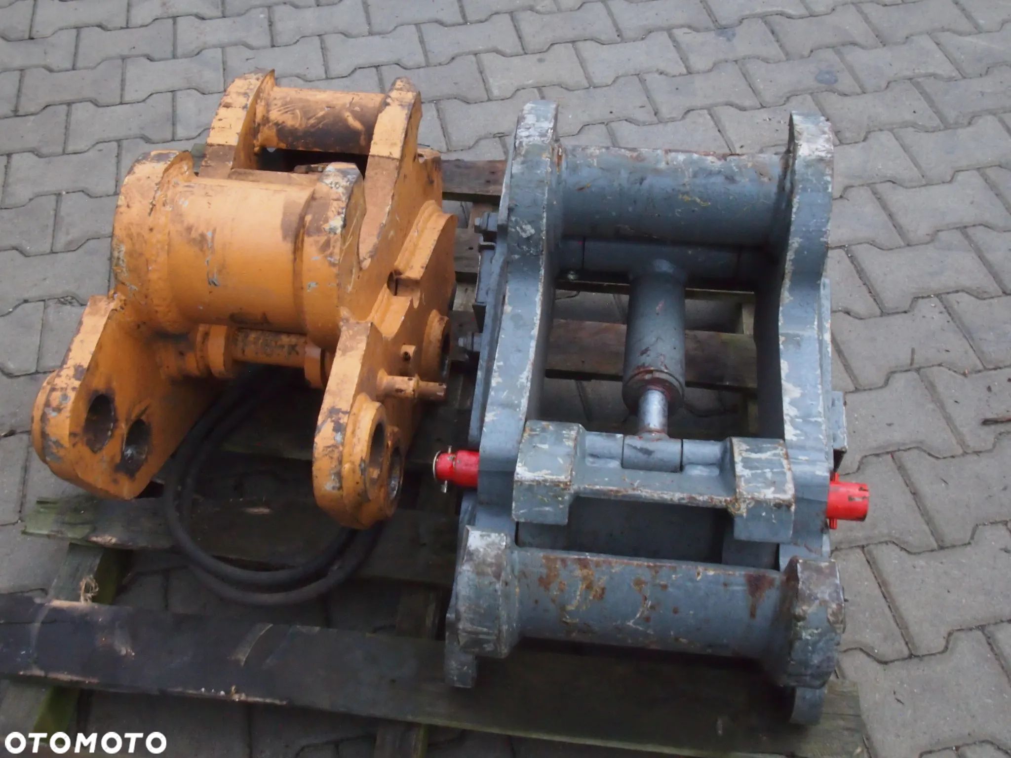 Szybkozłącze do koparki - 1