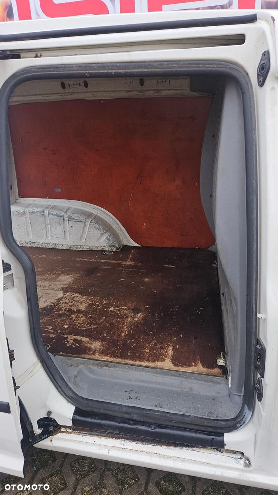 Volkswagen Caddy - 8