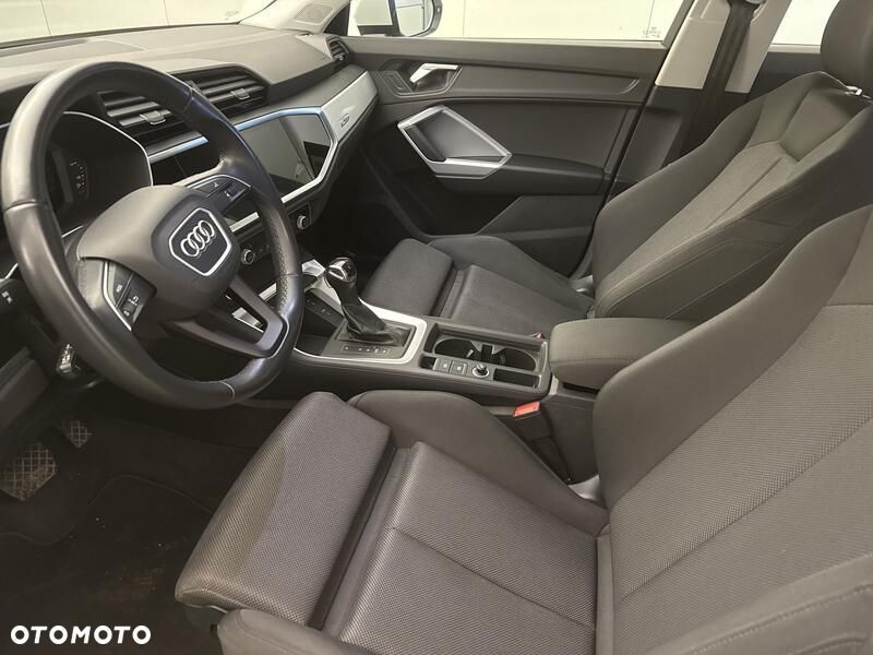Audi Q3 35 TFSI S tronic - 11