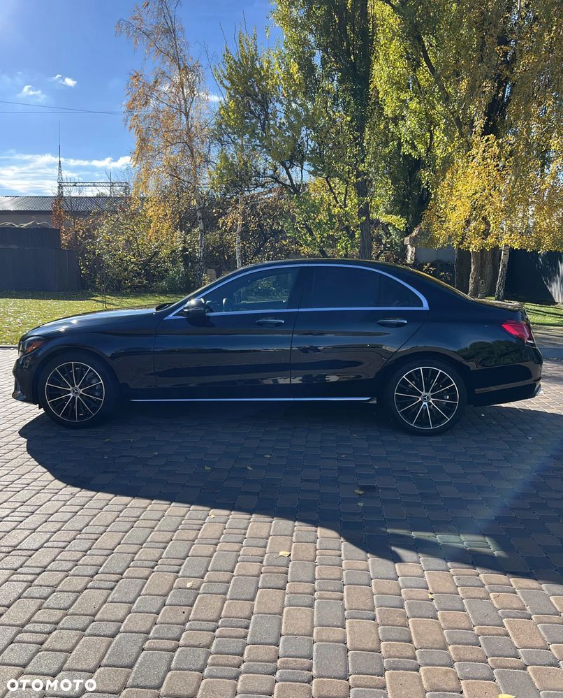 Mercedes-Benz Klasa C 300 9G-TRONIC - 4