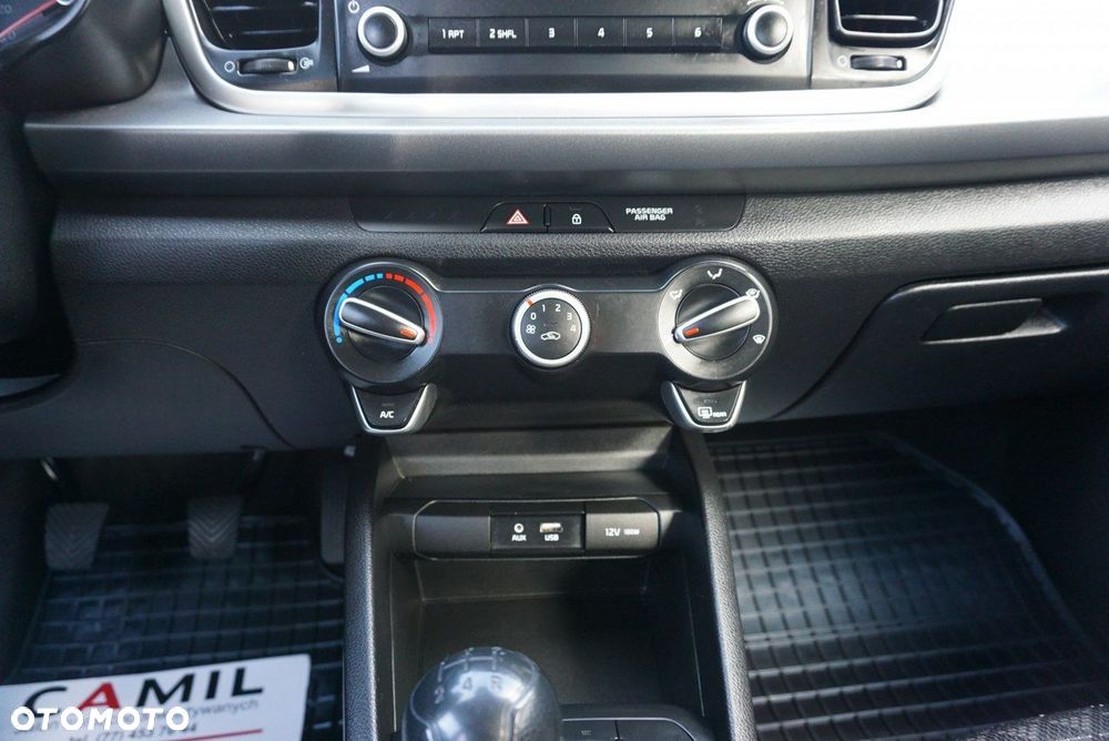 Kia Rio - 16