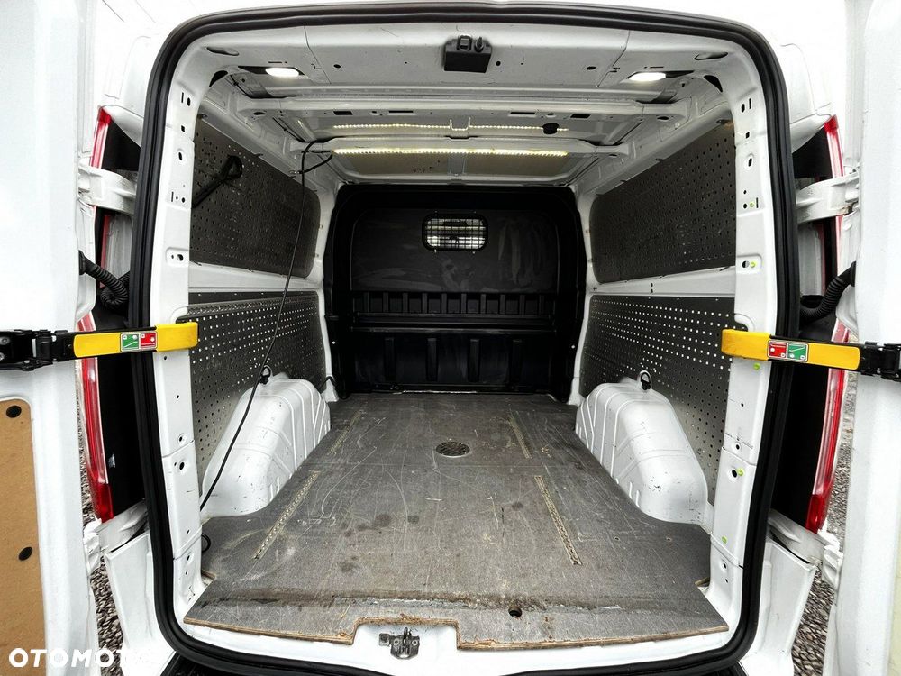 Ford Transit Custom - 12