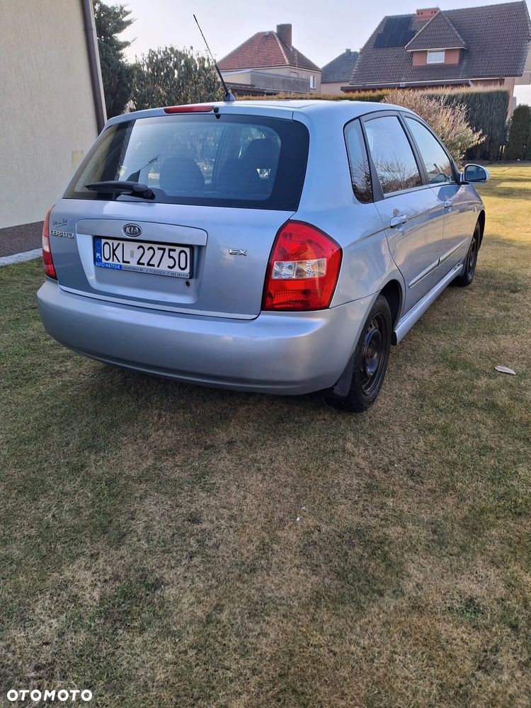 Kia Cerato 1.6 LX - 5