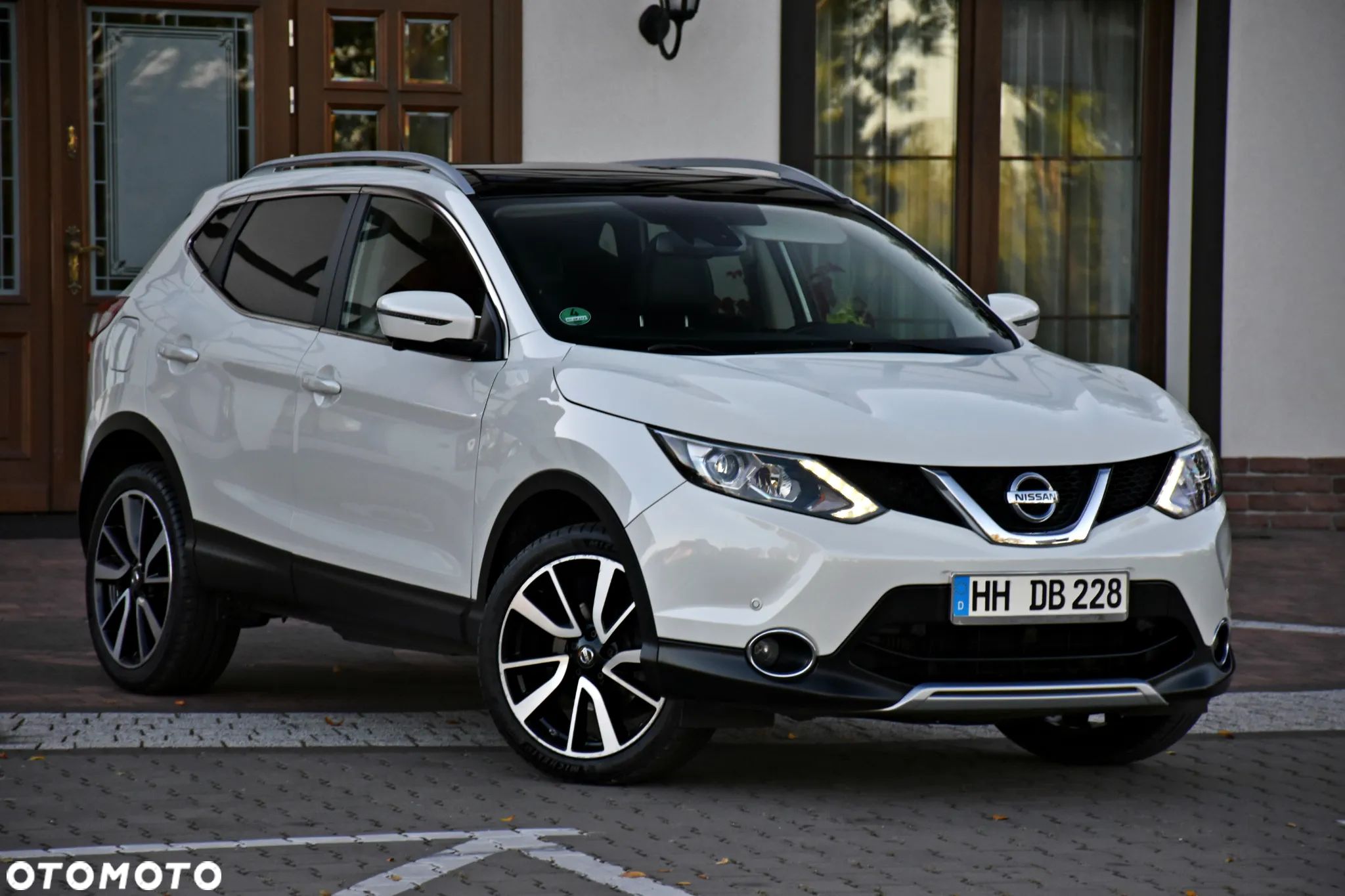 Nissan Qashqai 1.2 DIG-T Xtronic TEKNA+ - 1