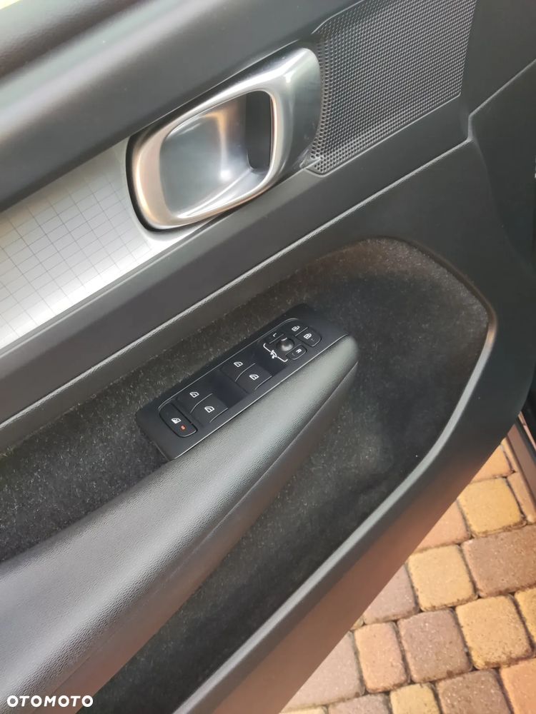 Volvo XC 40 T3 Momentum - 12