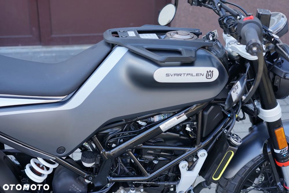 Husqvarna Svartpilen - 12