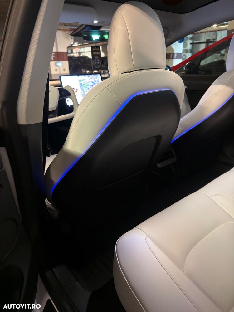 Tesla Model 3 Performance - 10