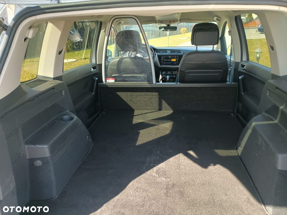 Volkswagen Touran 2.0 TDI SCR DSG Comfortline - 19