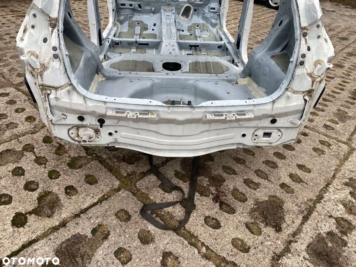 KIA CEED II GT HB TYLNY PAS WANNA BIAŁY HW 12-18 - 2