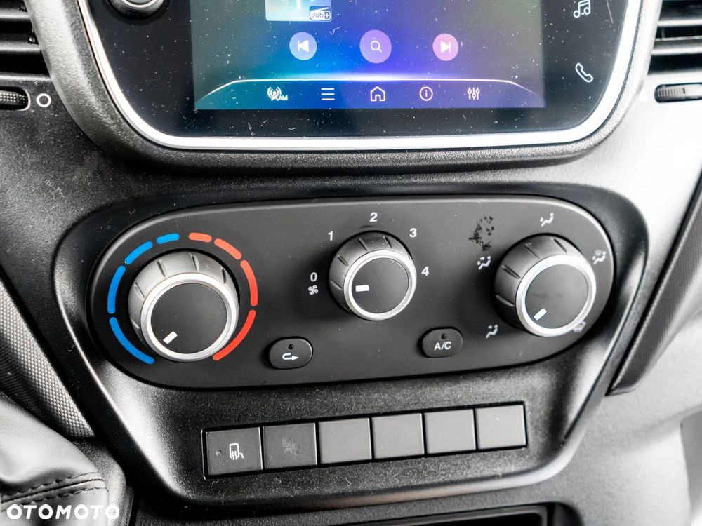 Iveco Daily 35C18HD doka ze skrzynią fabryczną - 17