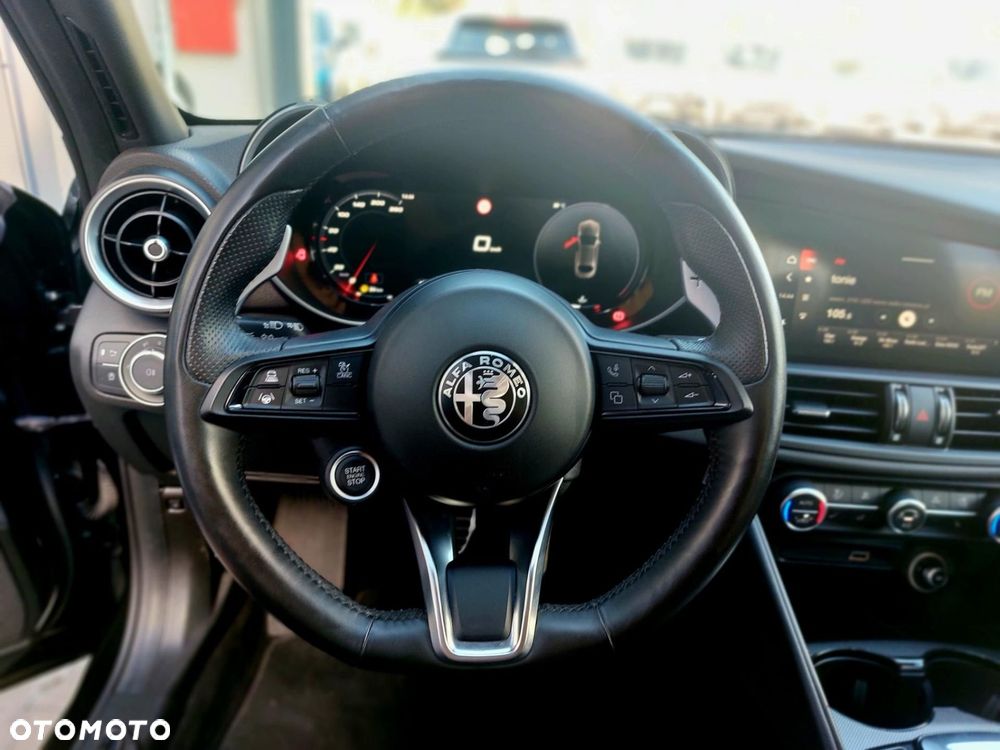 Alfa Romeo Giulia 2.0 Turbo Veloce Q4 - 16